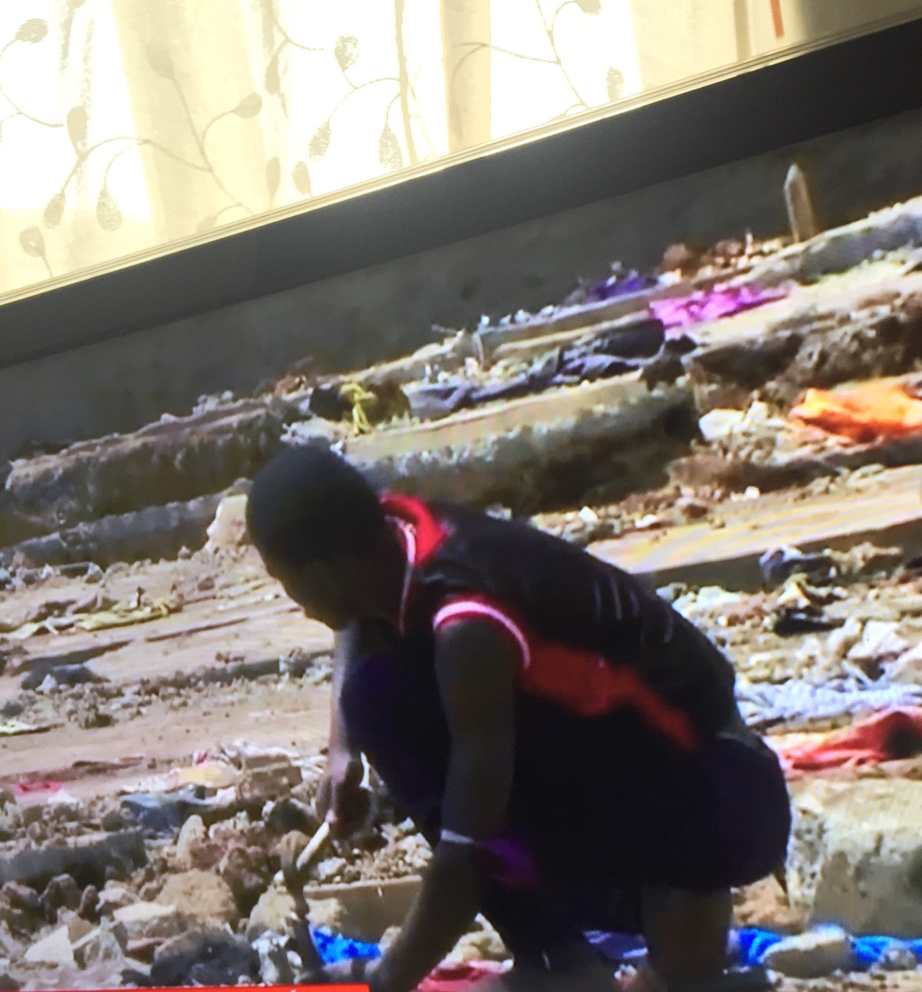 Demoliram-lhe a casa em Nairobi (enquanto decretaram o recolher obrigatório