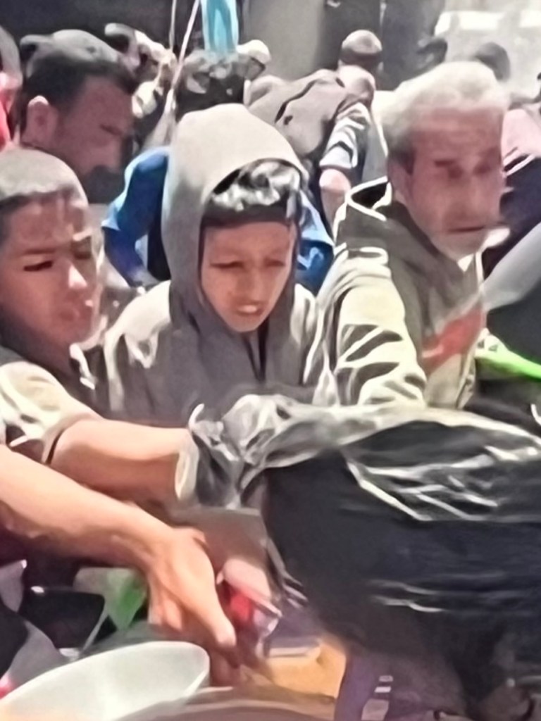 A fome, a humilhação.